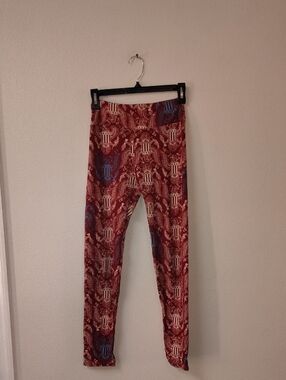 LuLaRoe Americana Eagle Crest Leggings Red Blue Patriotic‎ OS Tall & Curvy